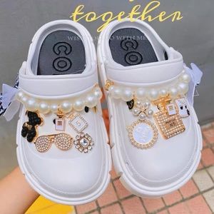 Elegant Black bear, Rhinestone Accessories Shoes Charm Set with Chains